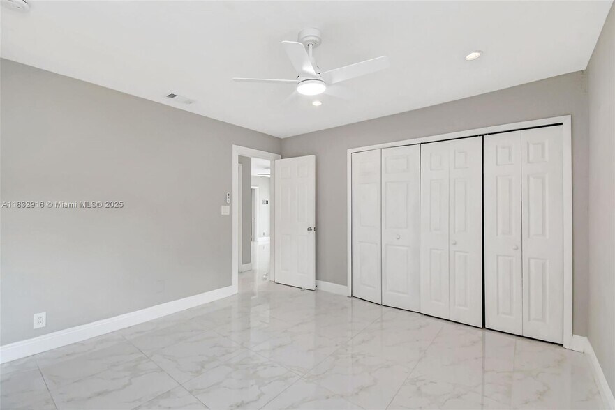 Building Photo - 320 NW 51st Ct