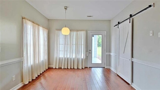 Building Photo - 2717 Mt Carmel Rd