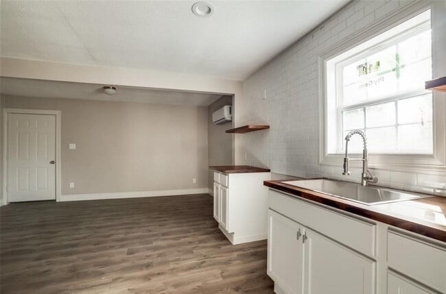 Building Photo - 7135 Avenue C