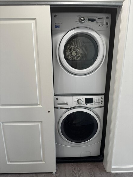 Building Photo - 73 Washington St