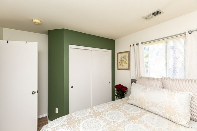 Building Photo - ***CHARMING CHULA VISTA 4/2 HOME, PET FRIE...