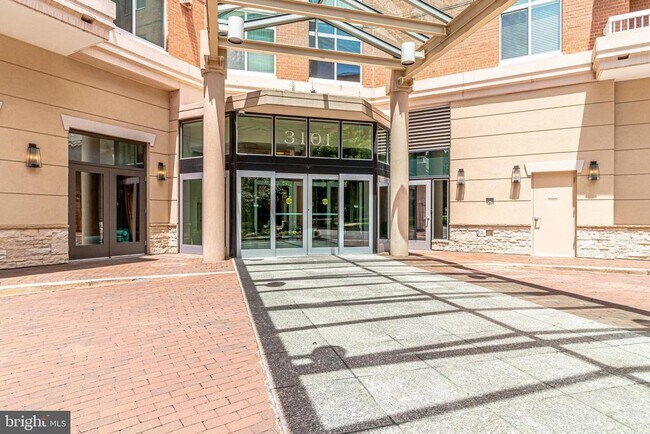 Building Photo - 3101 N Hampton Dr