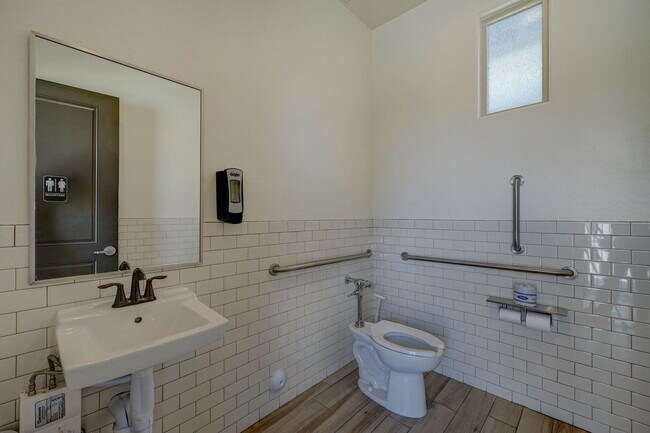 Building Photo - 7439 E Conquistadores Dr