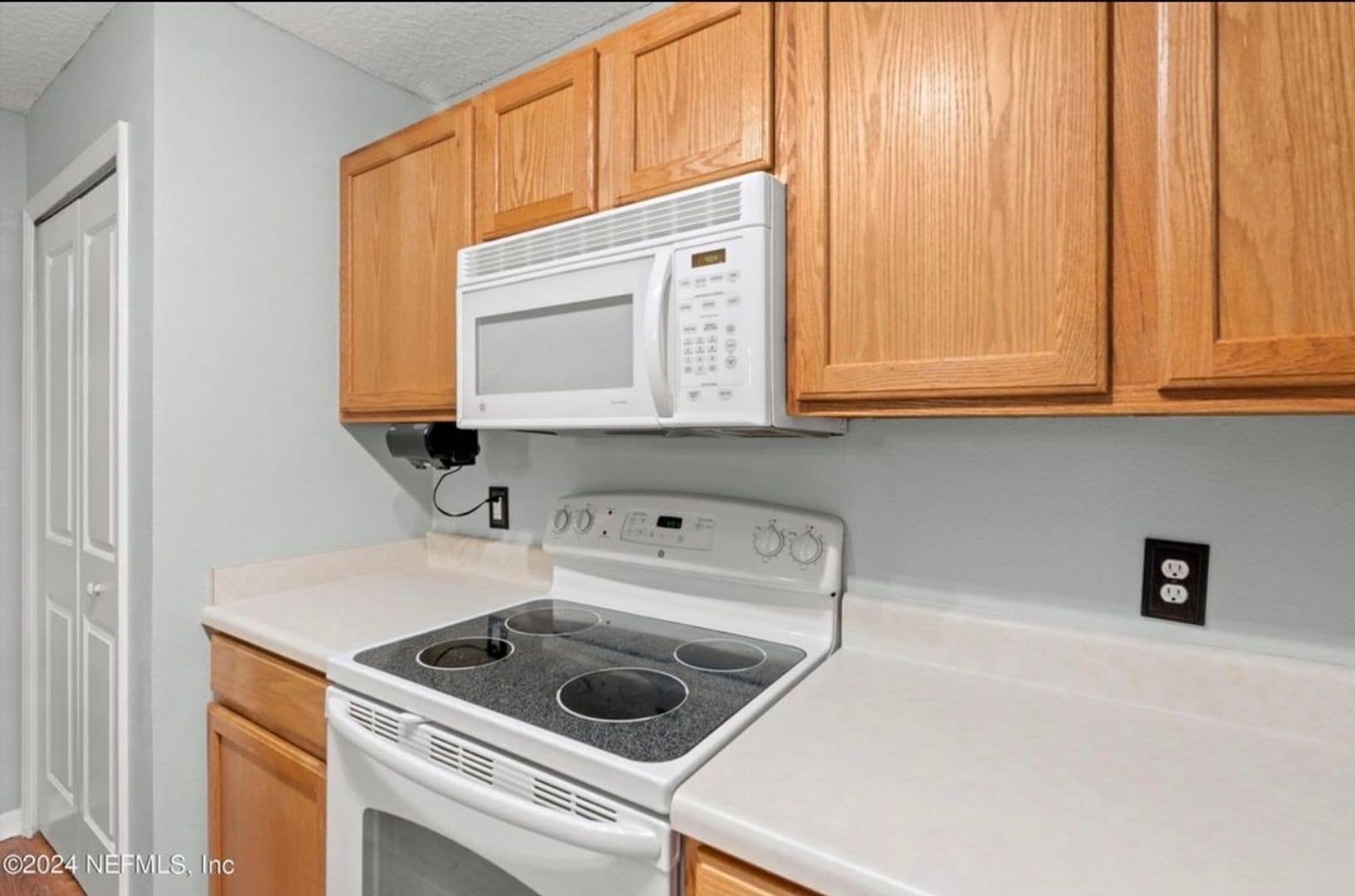 Building Photo - 11565 Hickory Oak Dr