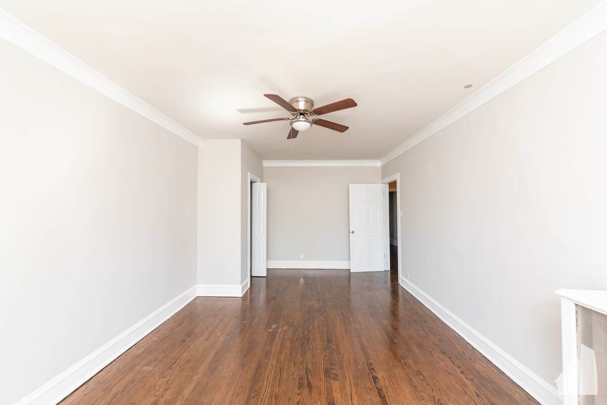 Building Photo - 5045 N Wolcott Ave