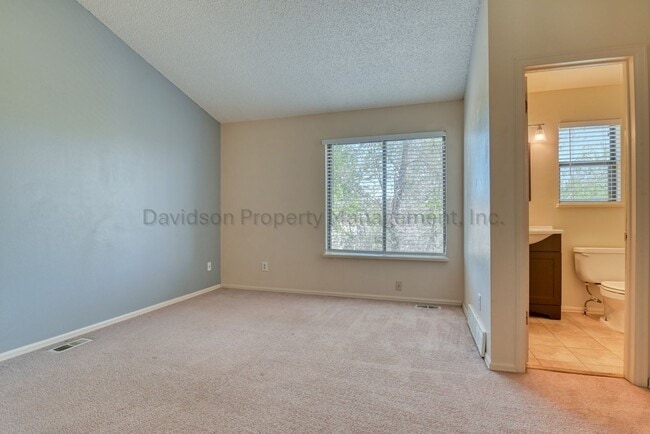 Building Photo - Cute 2-Bedroom Townhouse In Southwest Colorado Springs