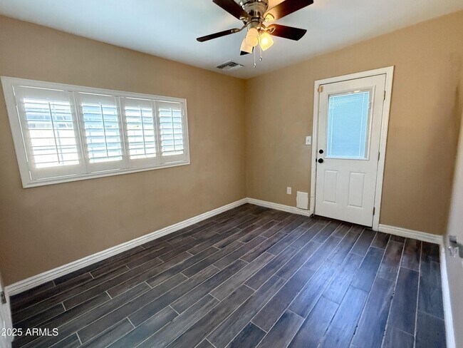 Building Photo - 5110 W Wood Dr