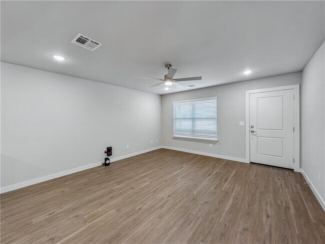 Building Photo - 6306 NW Kathleen St