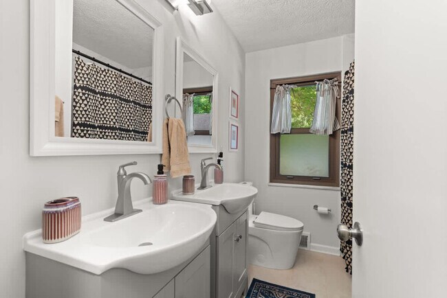 Building Photo - 6430 Olde York Rd