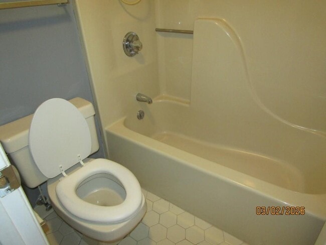 Building Photo - 4812 Pinehurst Cir