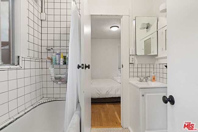 Building Photo - 2009 Dell Ave