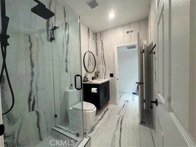 Building Photo - 12011 Goshen Ave