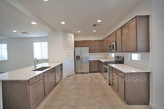 Building Photo - 16378 W Charlotte Dr