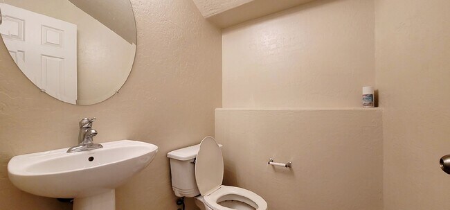 Building Photo - 2617 Vendange Pl