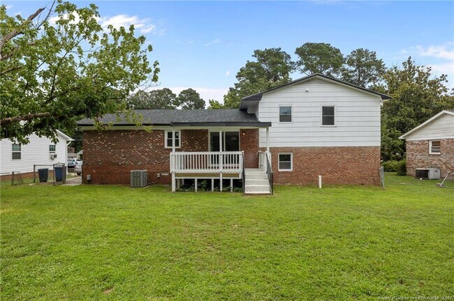 Building Photo - 7326 Hyannis Dr