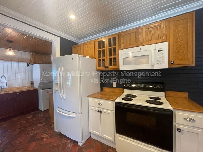 Building Photo - 2318 N 17th Ave