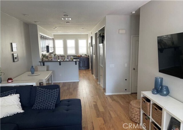 Building Photo - 905 N Bouquet Ct