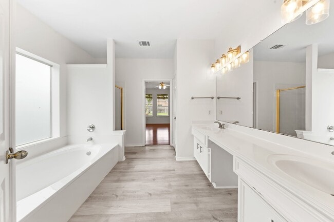 Building Photo - 2122 Hill Canyon Ct