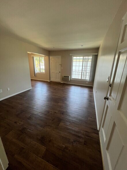 Building Photo - 15622 Pasadena Ave