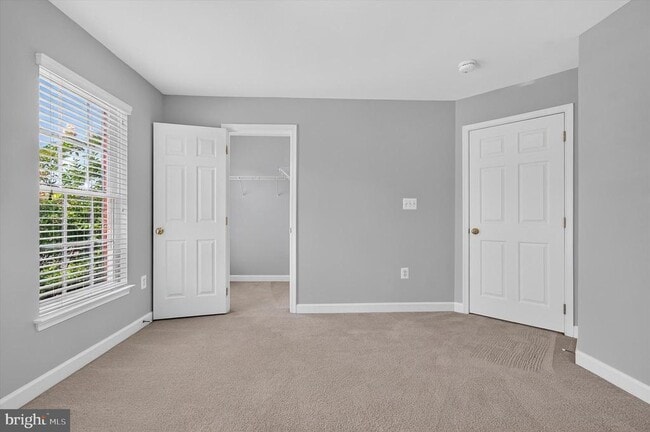 Building Photo - 25670 S Village Dr