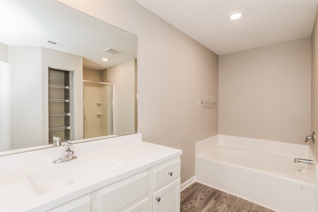 Building Photo - 26119 Hals Dr