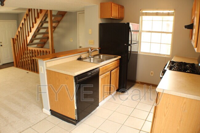 Building Photo - 4968 Silver Bow Dr