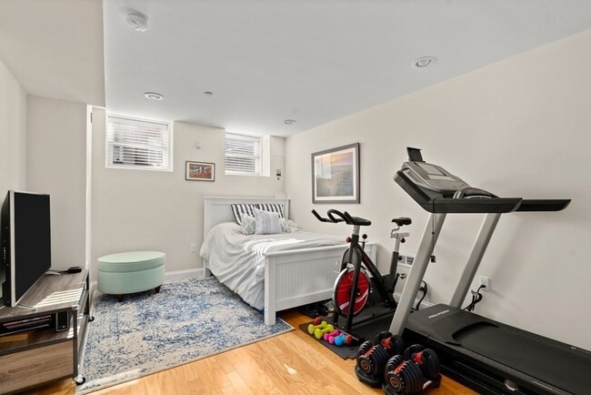 Building Photo - 76 Pearl St