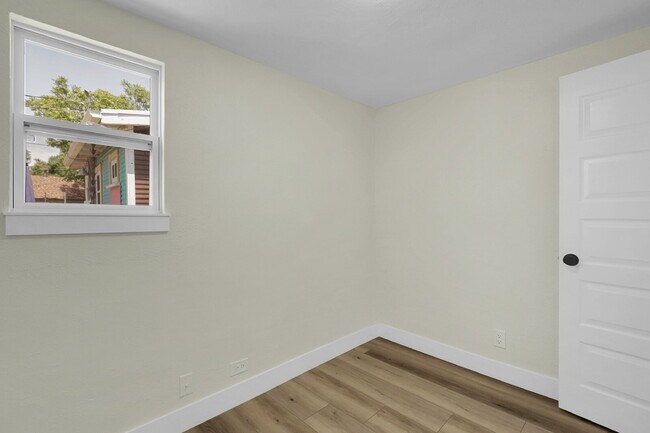 Building Photo - $2,295 - 2 Bed, 1 Bath Newly Renovated Hom...