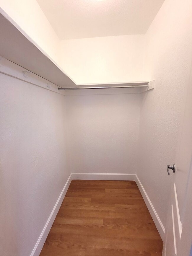 Building Photo - 10 Winding Ridge Rd