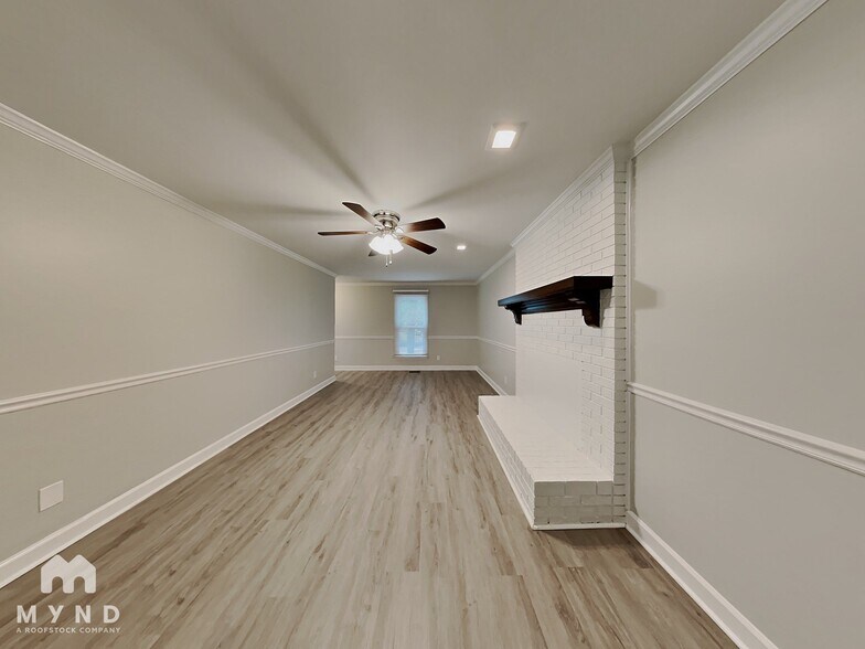 Building Photo - 136 Lema Dr