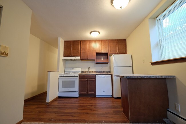 Building Photo - Bryant Avenue Apartments | 3432