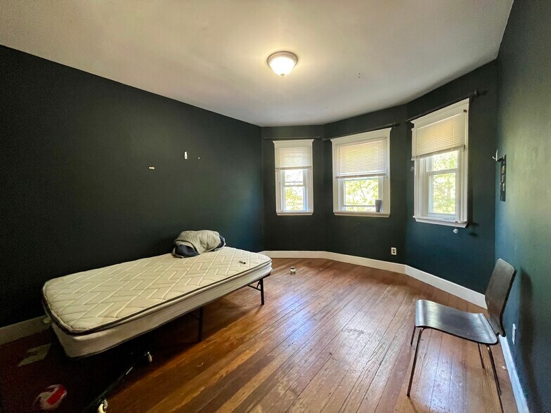 Building Photo - 49 Beech Glen St