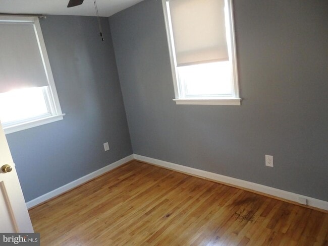 Building Photo - 210 Paddock Rd