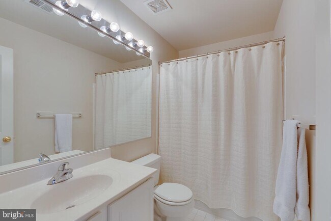 Building Photo - 43237 Highgrove Terrace
