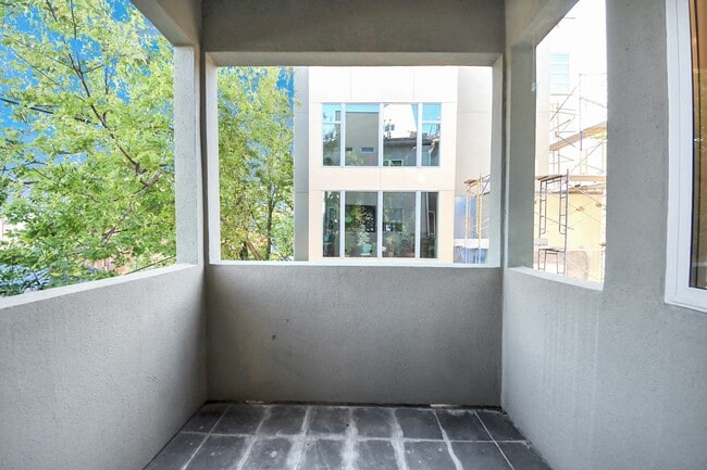 Building Photo - 1610 Calumet St