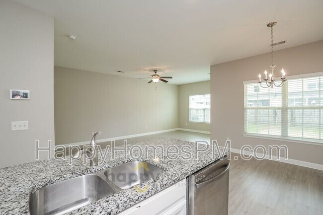 Building Photo - 120 Kirkland St