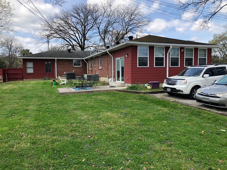 Primary Photo - 1579 Woodmont Blvd