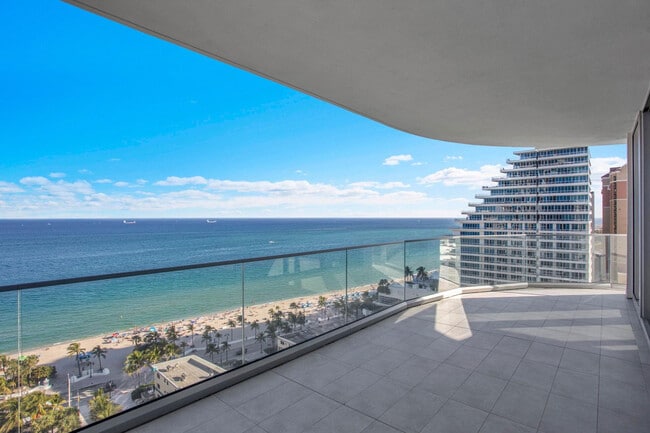 Building Photo - 153 N Seabreeze Blvd