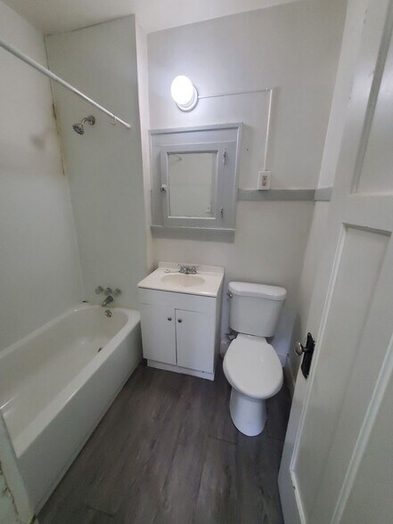 Building Photo - 3121 N 39th St