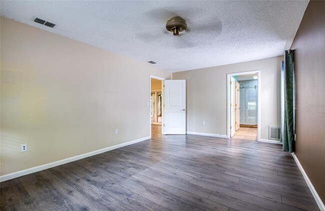 Building Photo - 2143 Salisbury Ct