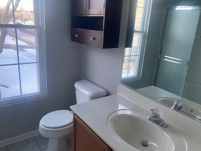 Building Photo - 1093 Symphony Dr