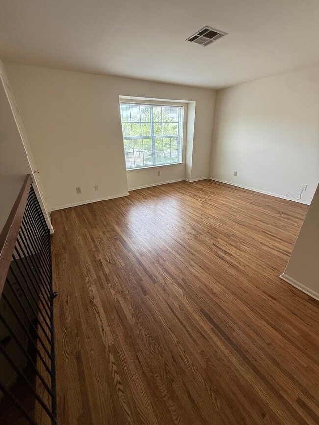 Building Photo - 570 Central Ave