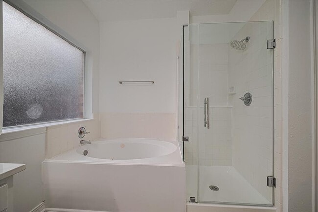 Building Photo - 2118 Westover Park Cir