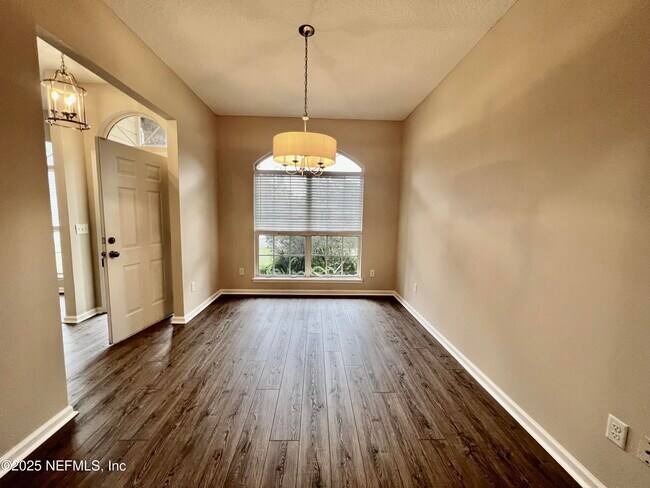 Building Photo - 1455 Silver Bell Ln