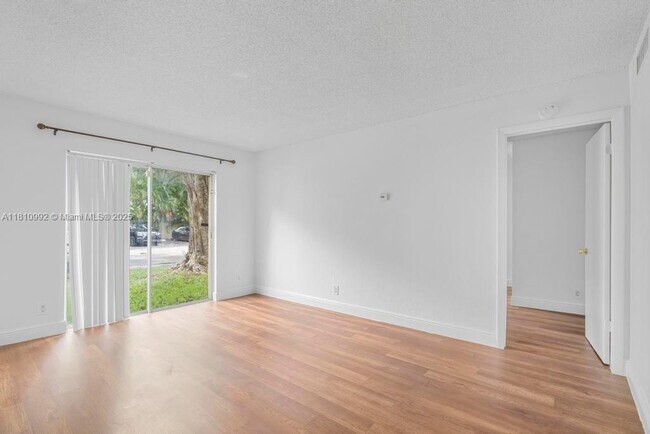 Building Photo - 4525 Treehouse Ln
