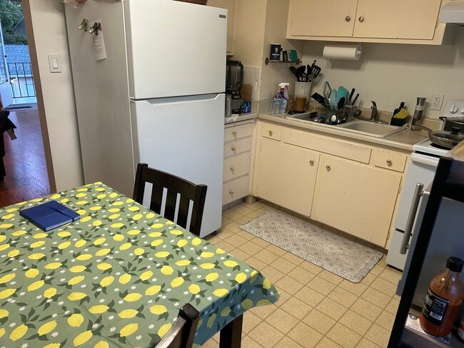 Building Photo - 1220 Detroit Ave