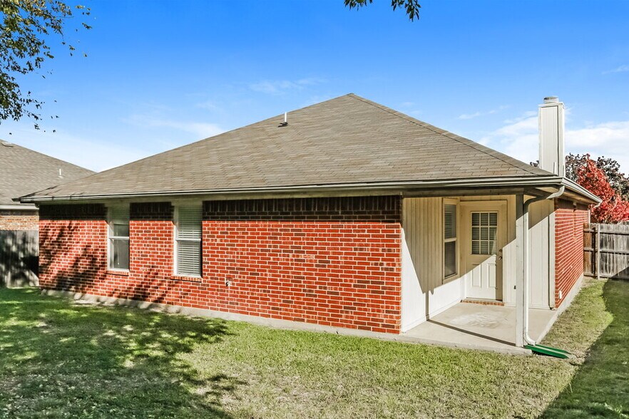 Building Photo - 617 Sawyer Dr