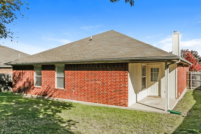 Building Photo - 617 Sawyer Dr