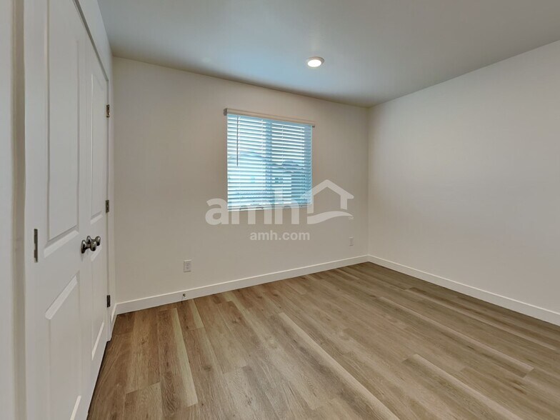 Building Photo - 20177 W Thomas Rd