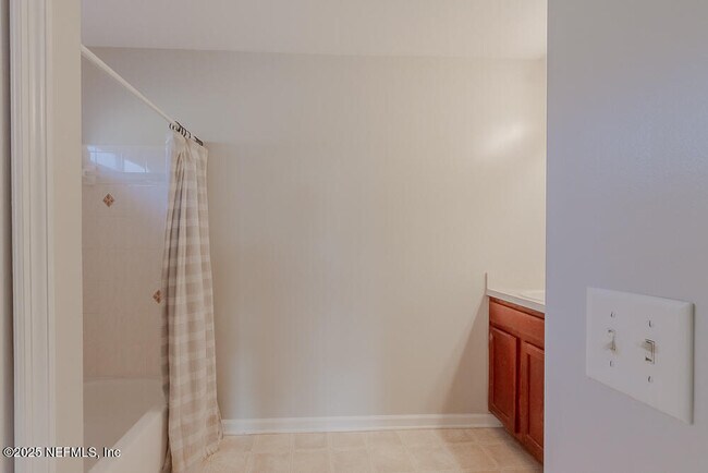 Building Photo - 8038 Welbeck Ln